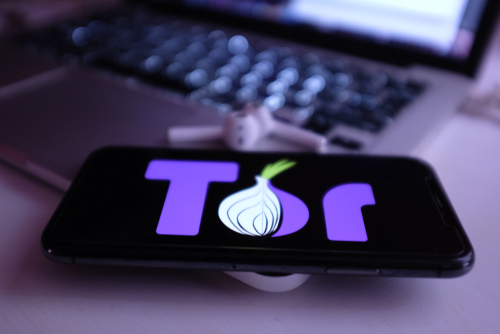 AirPods 2 and iPhone 11 pro with the Tor Browser logo